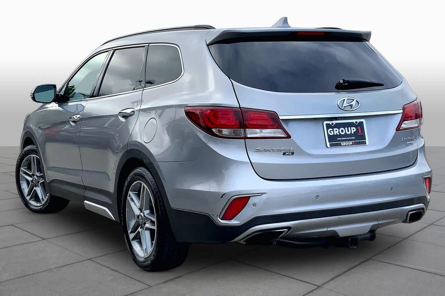 Used 2019 Hyundai Santa Fe XL FWD image 12
