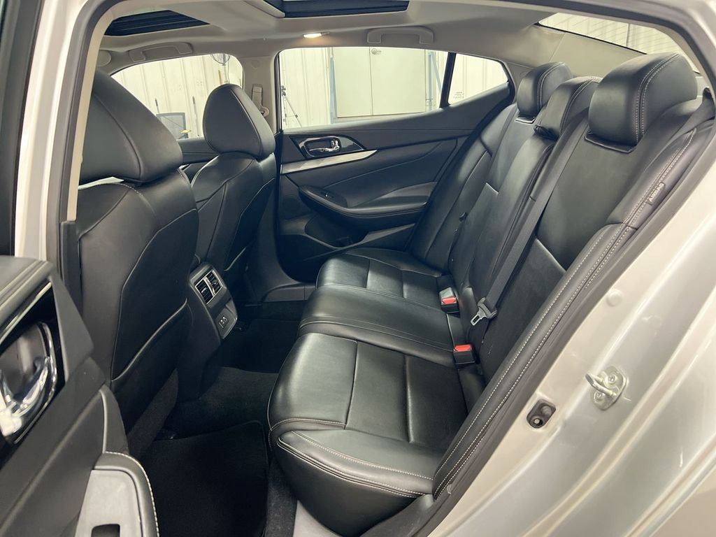 Used 2020 Nissan Maxima 3.5 SL w/ Floor Mat Group FWD image 23