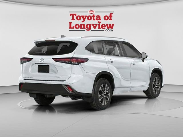 Used 2023 Toyota Highlander XLE FWD image 3