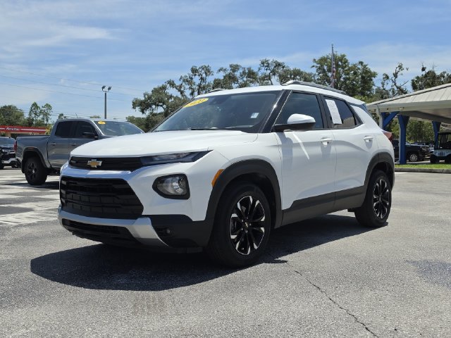 Used 2023 Chevrolet TrailBlazer LT w/ Convenience Package FWD image 9