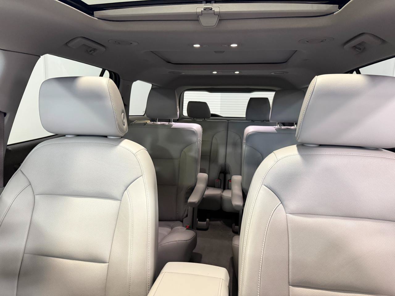 Used 2017 GMC Acadia SLT AWD/4WD image 11