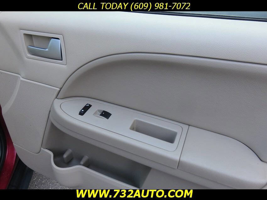 Used 2005 Ford Freestyle SE image 34