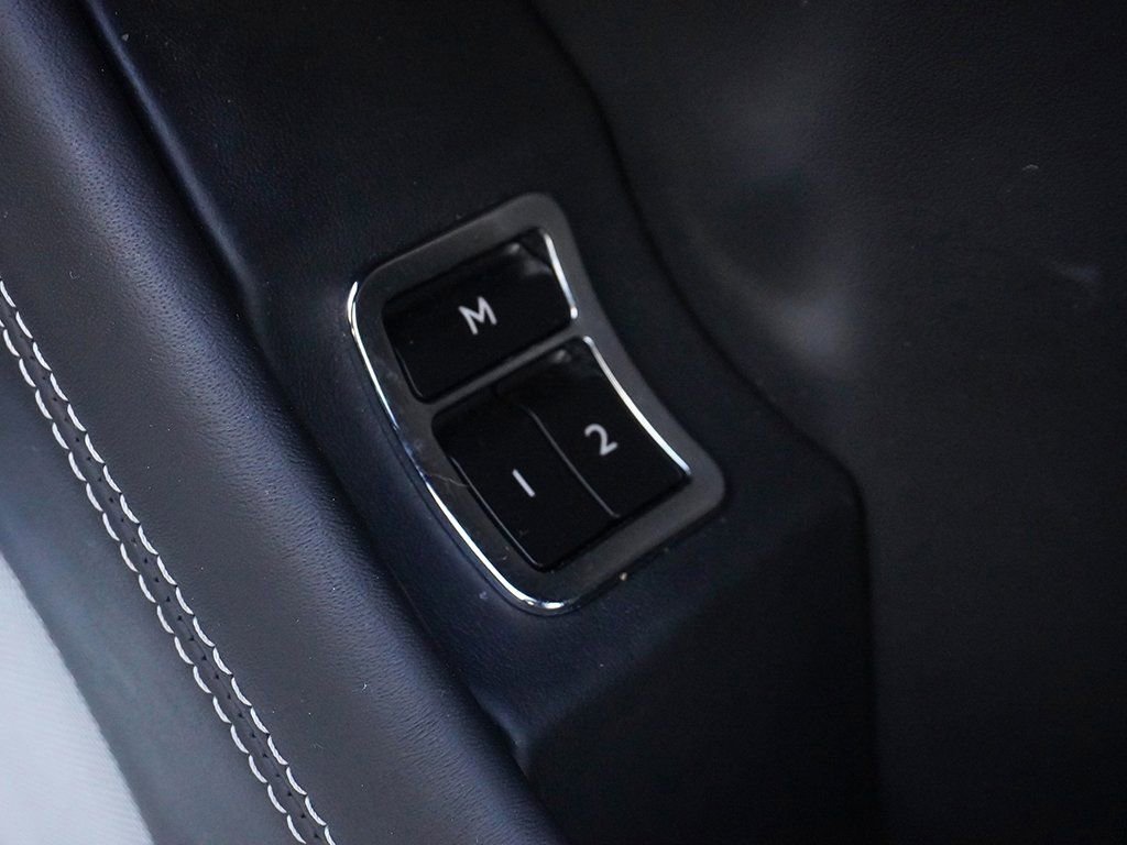 Used 2019 Bentley Bentayga image 51