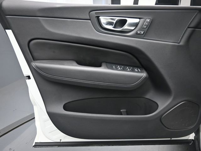Used 2024 Volvo XC60 B5 Core image 20