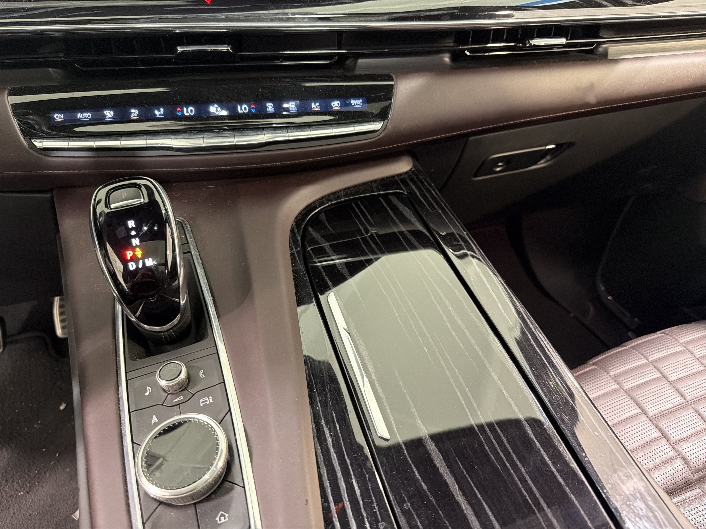 Used 2023 Cadillac Escalade ESV V AWD/4WD image 20