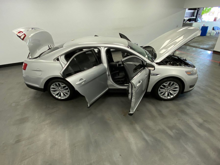 Used 2019 Ford Taurus Limited FWD image 50