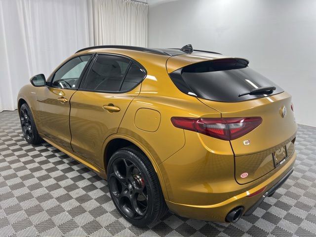 Used 2022 Alfa Romeo Stelvio Veloce AWD/4WD image 6