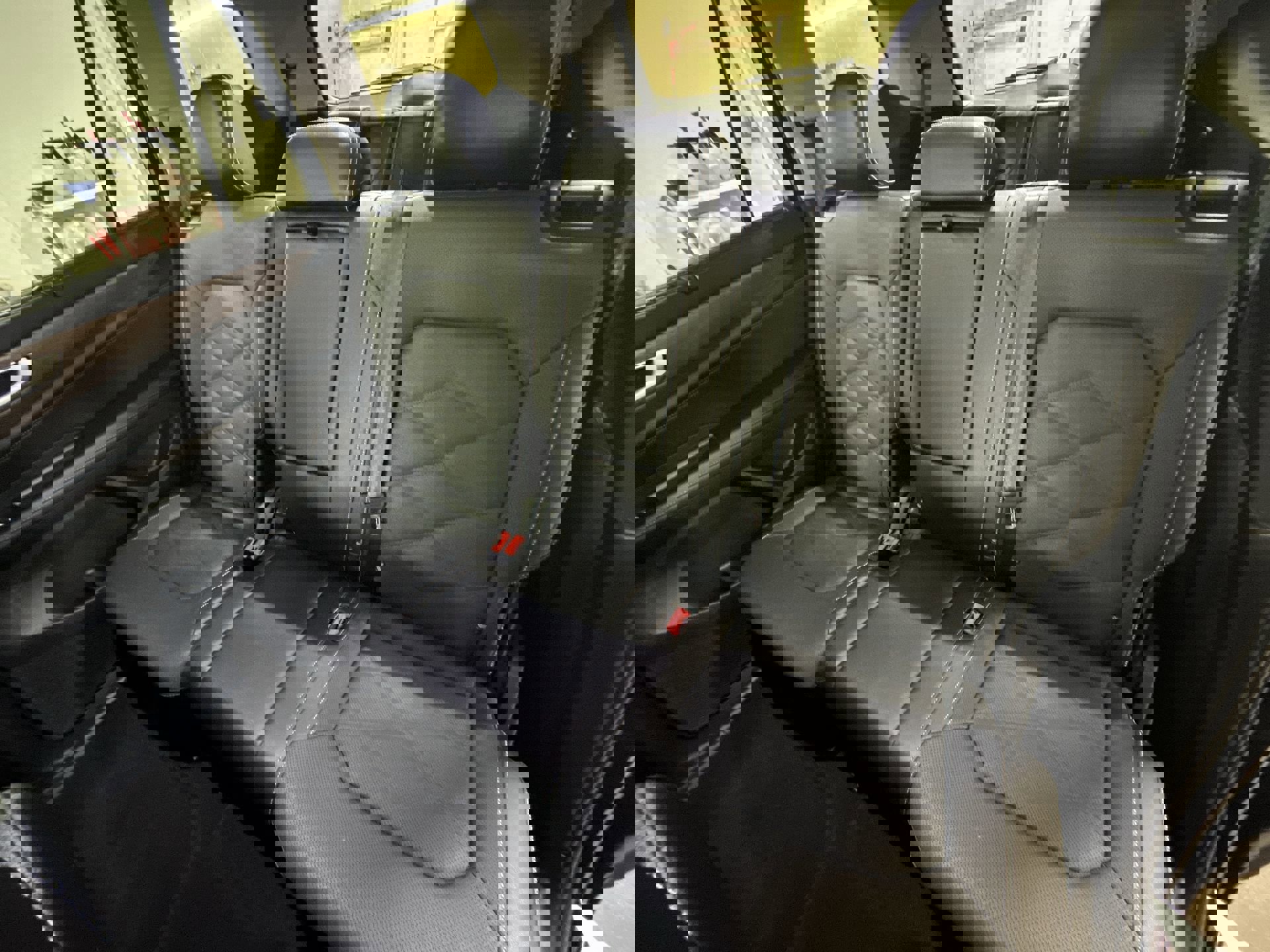 Used 2025 Volkswagen Atlas SE image 25