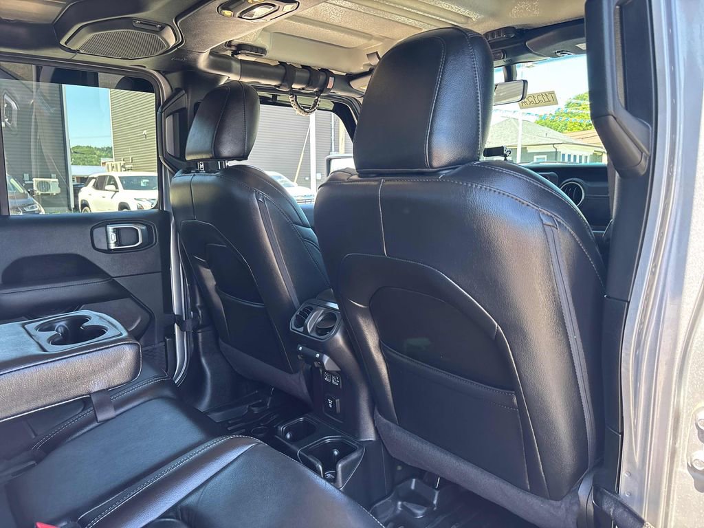 Used 2020 Jeep Gladiator Overland AWD/4WD image 28