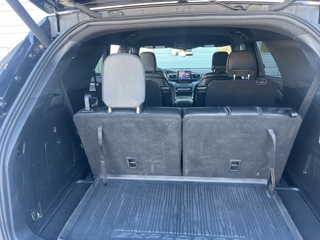 Used 2020 Ford Explorer XLT w/ Equipment Group 202A image 12