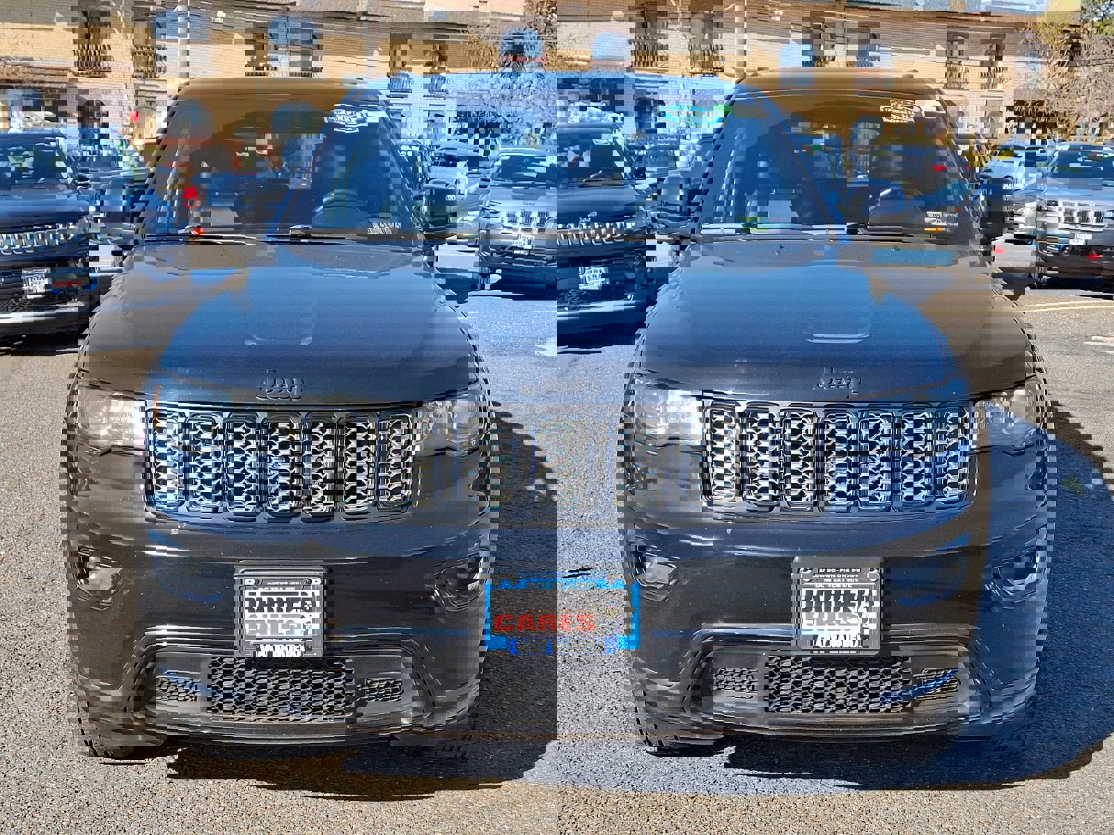 Used 2018 Jeep Grand Cherokee Altitude image 2