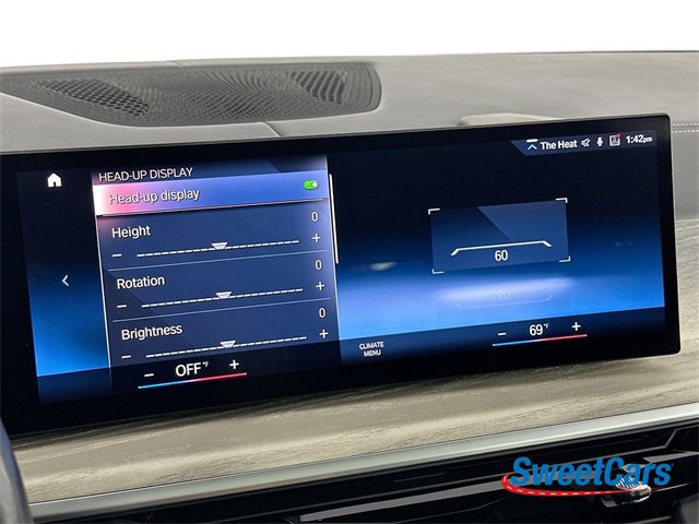 Used 2023 BMW X7 M60i w/ Executive Package image 31