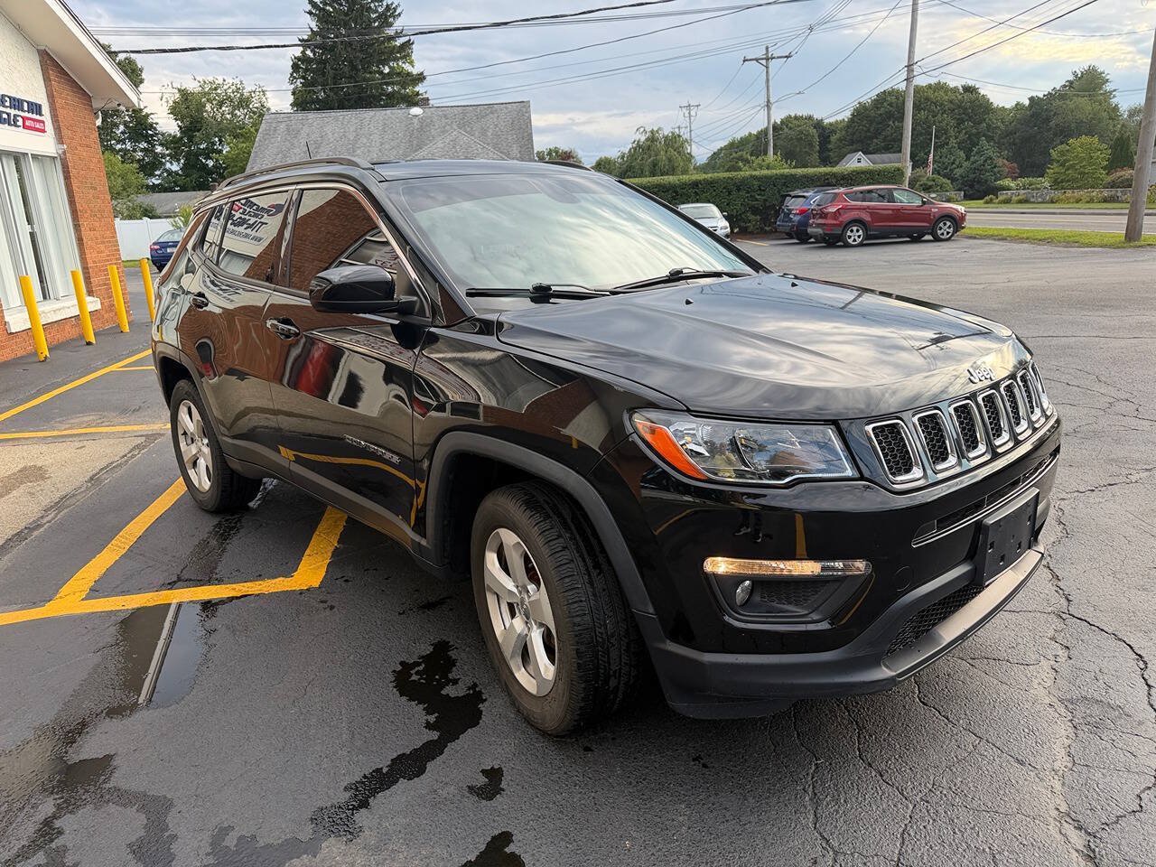 Used 2019 Jeep Compass Latitude w/ Popular Equipment Group AWD/4WD image 1
