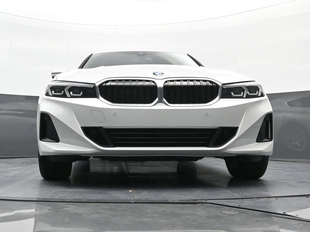 New 2025 BMW 330i xDrive Sedan w/ Convenience Package image 22