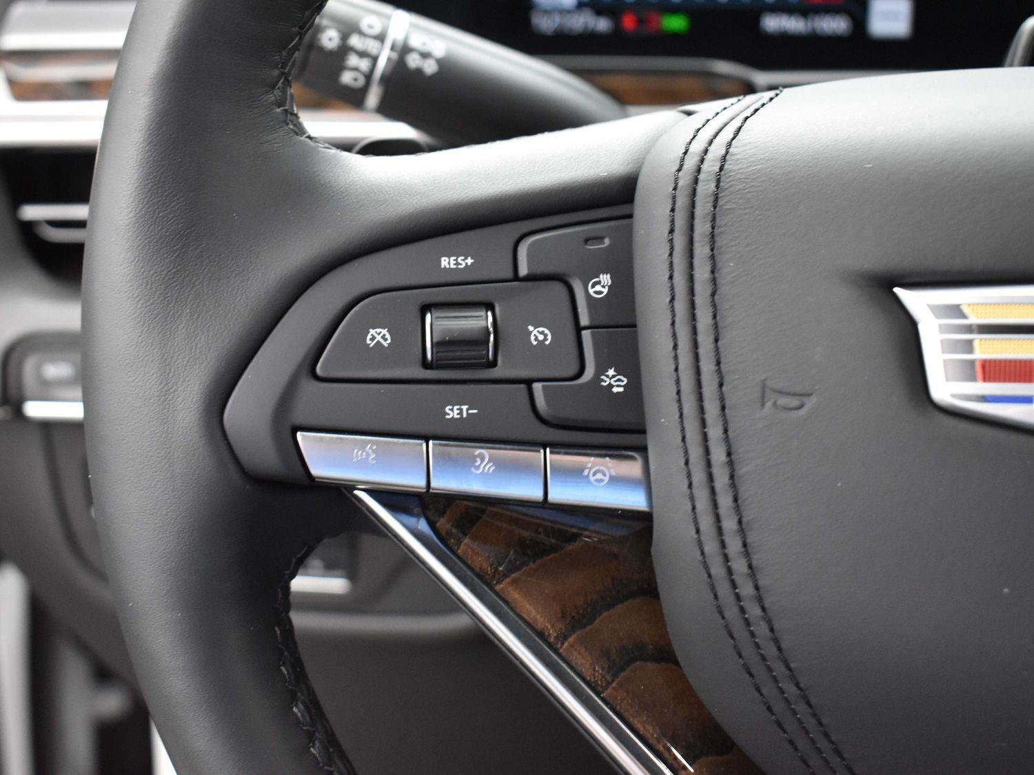Used 2023 Cadillac Escalade Sport Platinum w/ LPO, ONYX Package AWD/4WD image 19