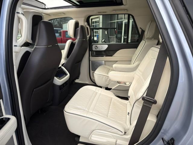 Used 2022 Lincoln Navigator Black Label AWD/4WD image 16