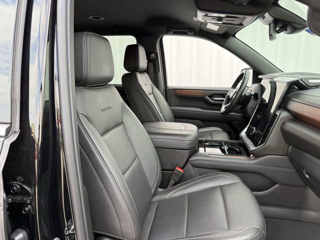 Used 2025 GMC Yukon XL Denali AWD/4WD image 28