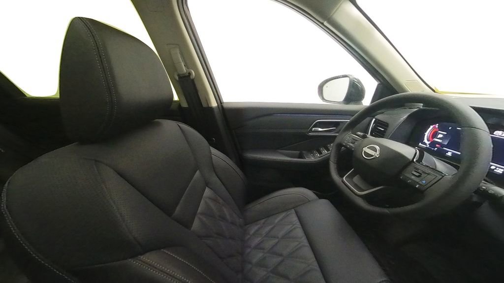 New 2026 Nissan Rogue Platinum image 28