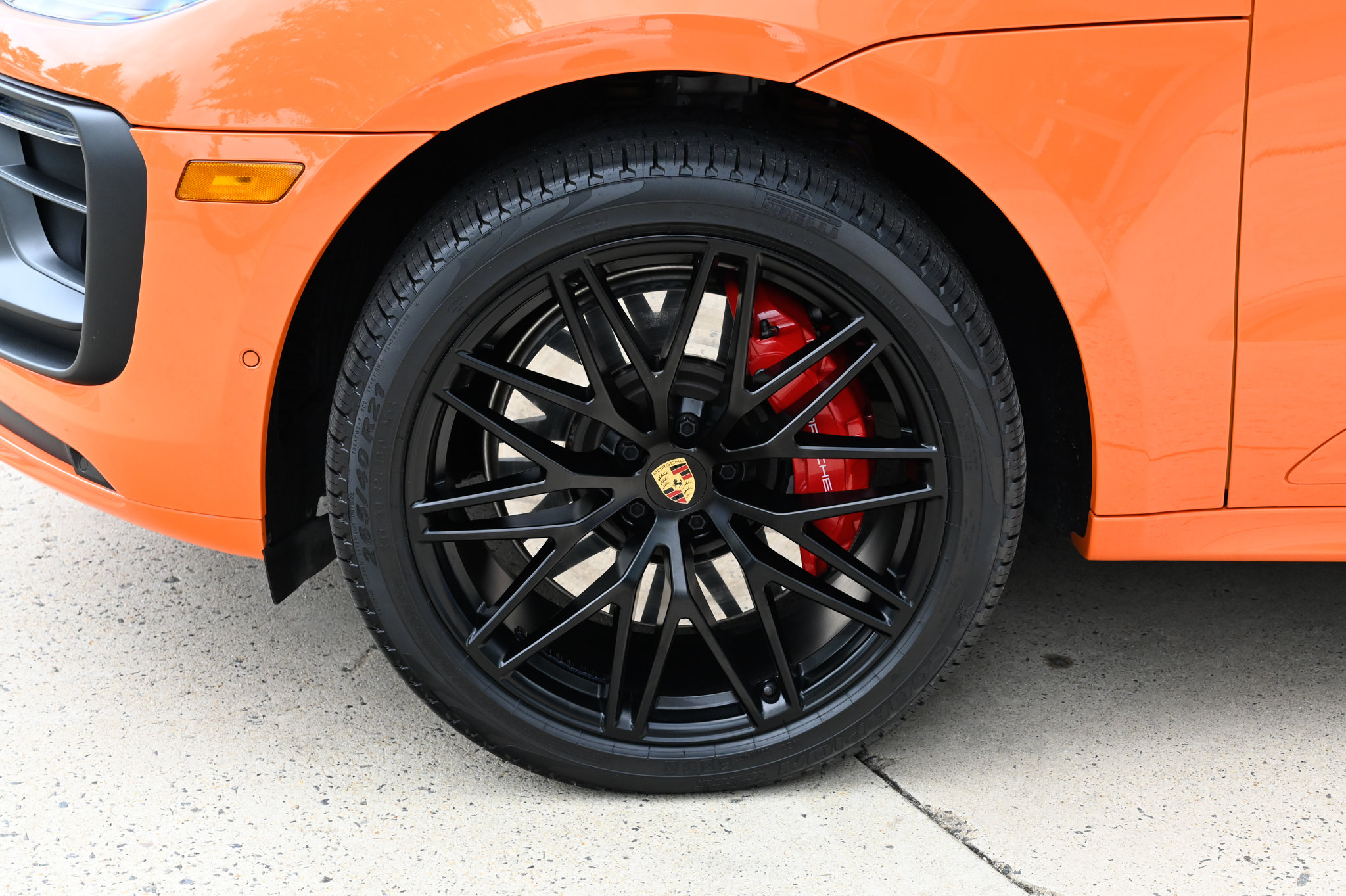 Used 2023 Porsche Macan GTS AWD/4WD image 9