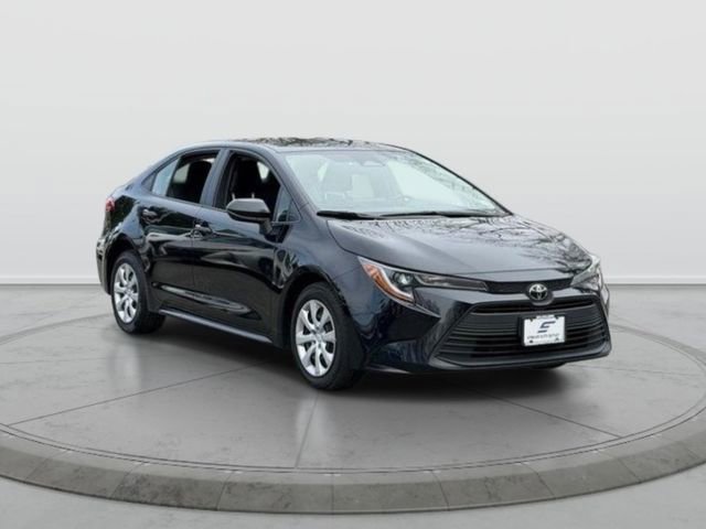 Used 2023 Toyota Corolla LE w/ Carpet Mat Package (TMS) FWD image 1
