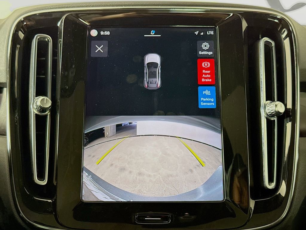 Used 2023 Volvo C40 Recharge Core image 14