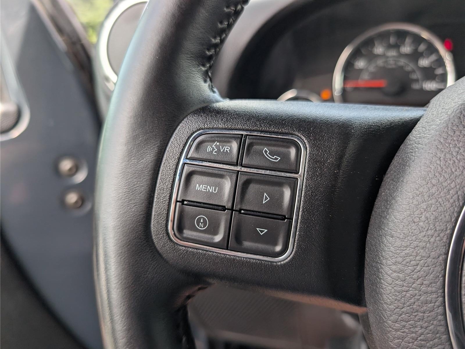 Used 2018 Jeep Wrangler Rubicon w/ Dual Top Group AWD/4WD image 19