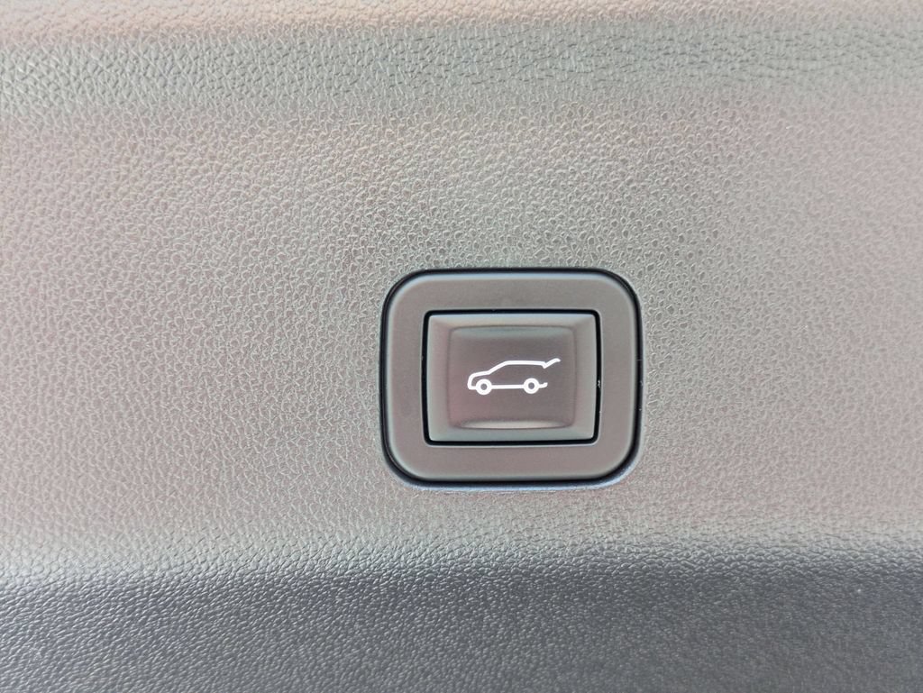Used 2025 Chevrolet Tahoe LT AWD/4WD image 30
