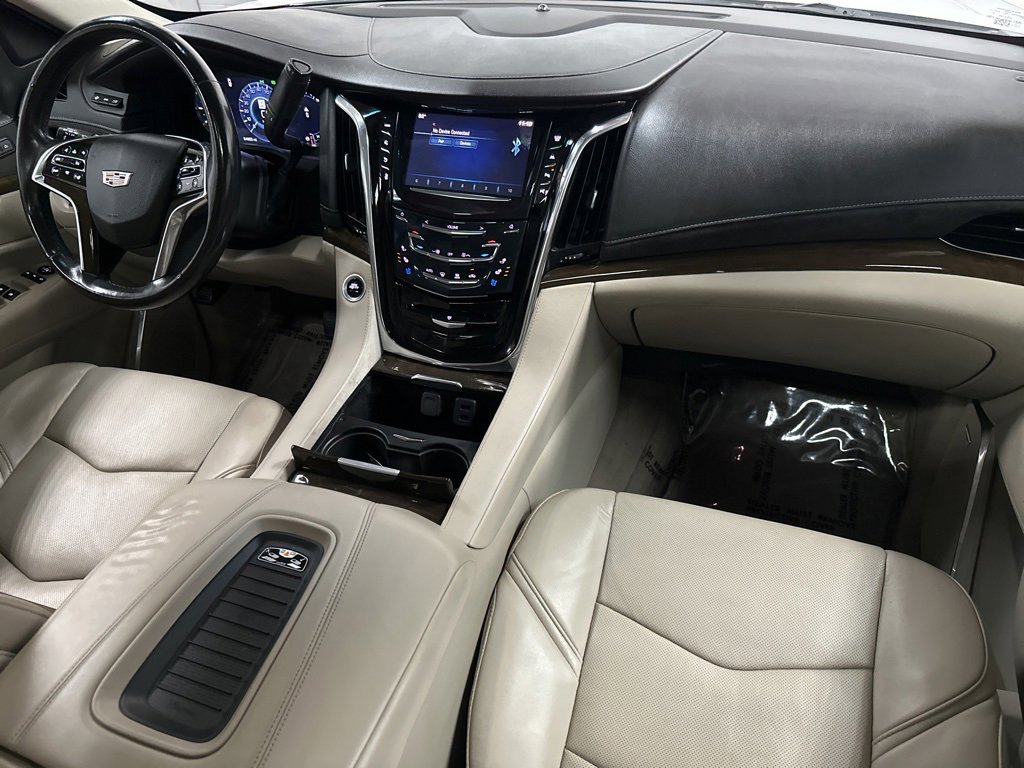 Used 2018 Cadillac Escalade Luxury image 11