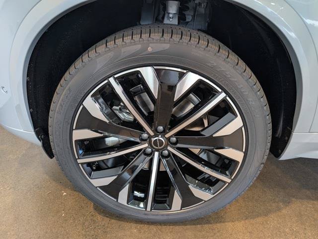 New 2026 Volvo XC90 B6 Plus w/ Protection Package Premier AWD/4WD image 7