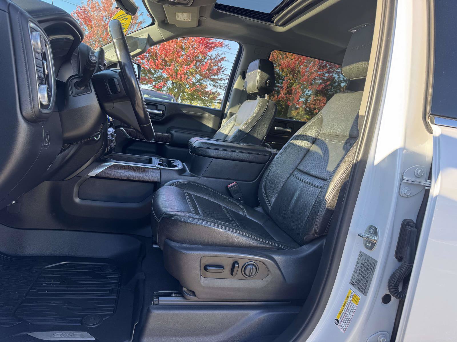 Used 2020 GMC Sierra 2500 Denali w/ Denali Ultimate Package AWD/4WD image 17