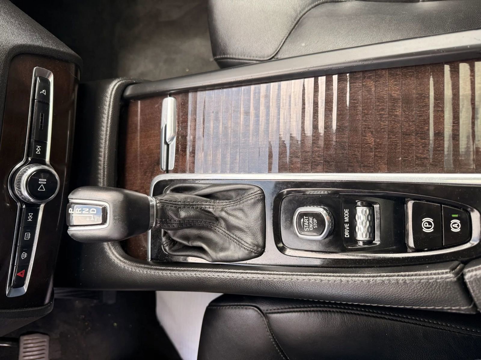 Used 2019 Volvo XC90 T5 Momentum AWD/4WD image 25