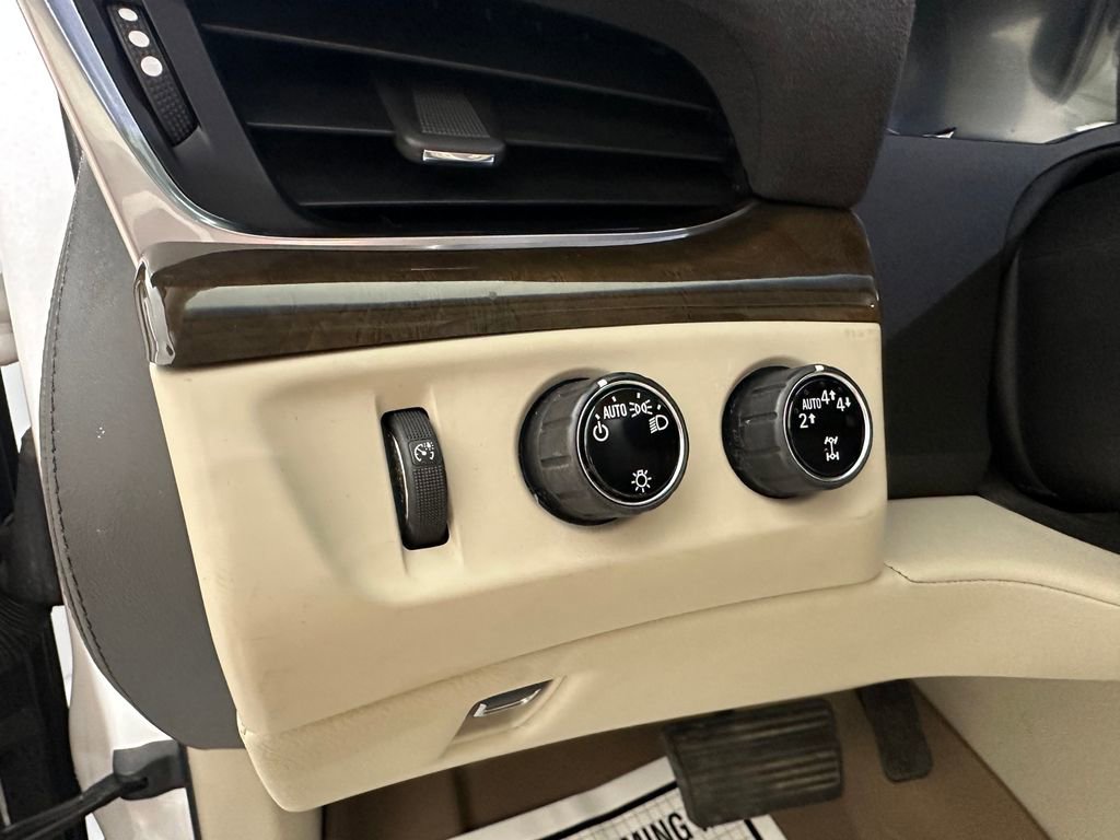 Used 2019 Cadillac Escalade Premium Luxury AWD/4WD image 28