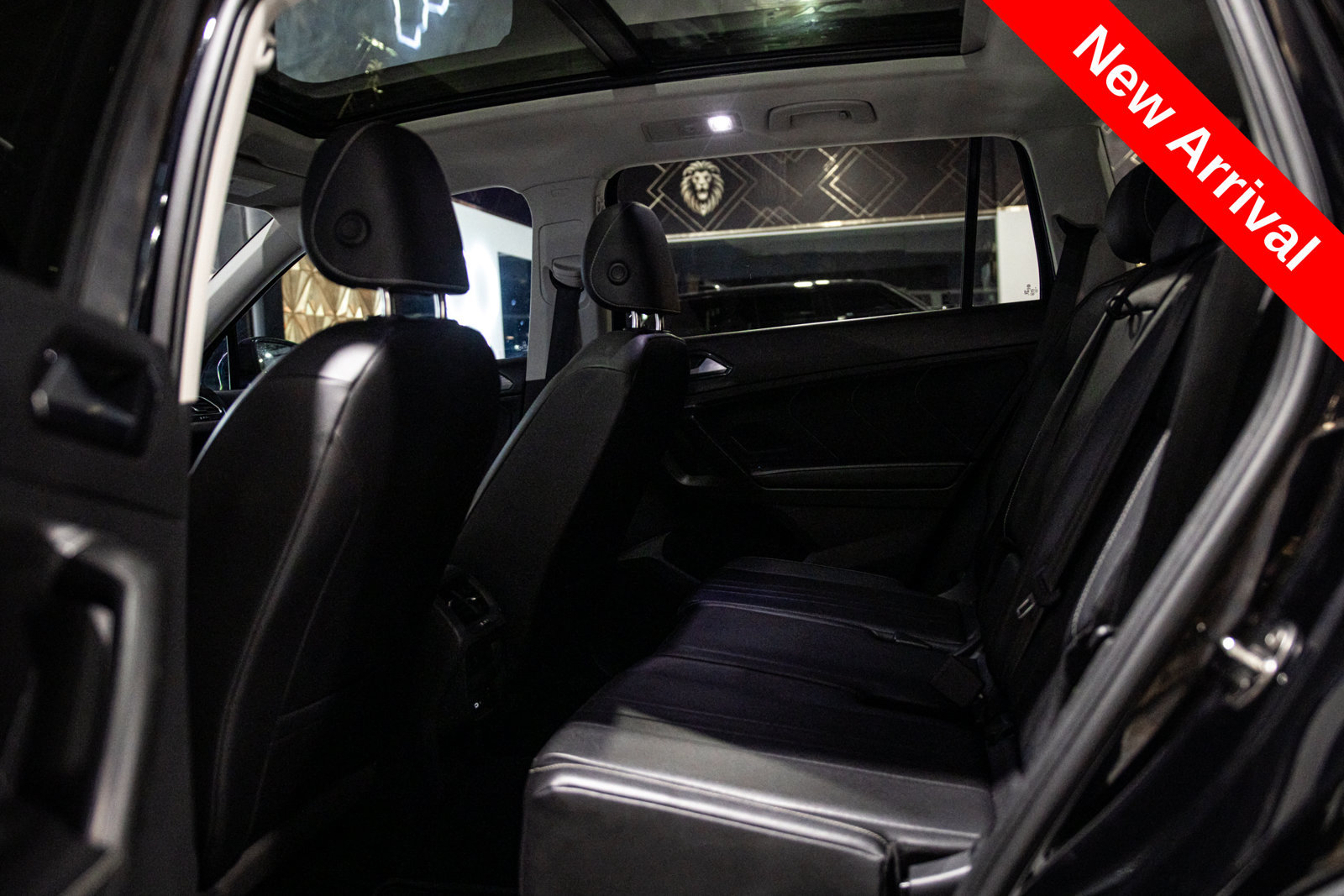 Used 2024 Volkswagen Tiguan SE AWD/4WD image 14