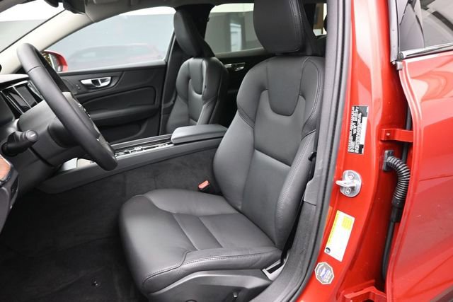Used 2025 Volvo V60 B5 Cross Country Plus AWD/4WD image 10