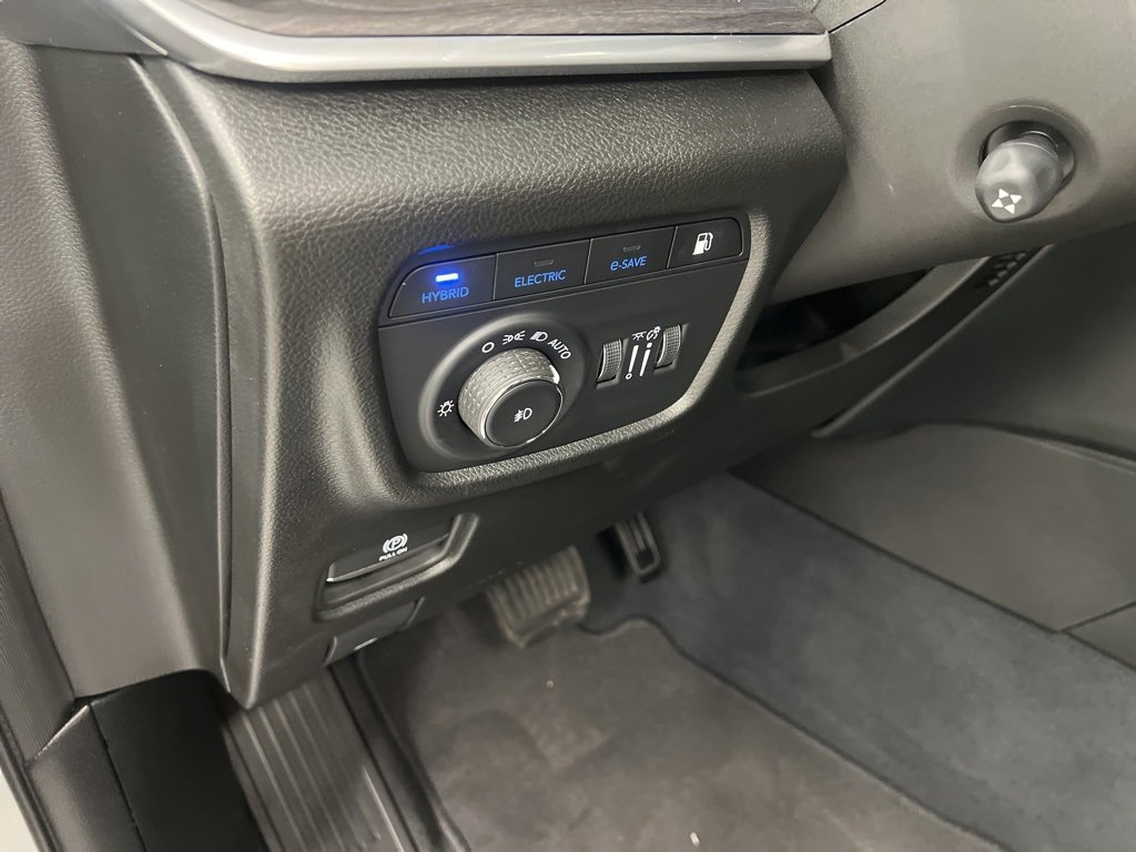 Used 2023 Jeep Grand Cherokee Overland w/ Advanced Protech Group III image 17