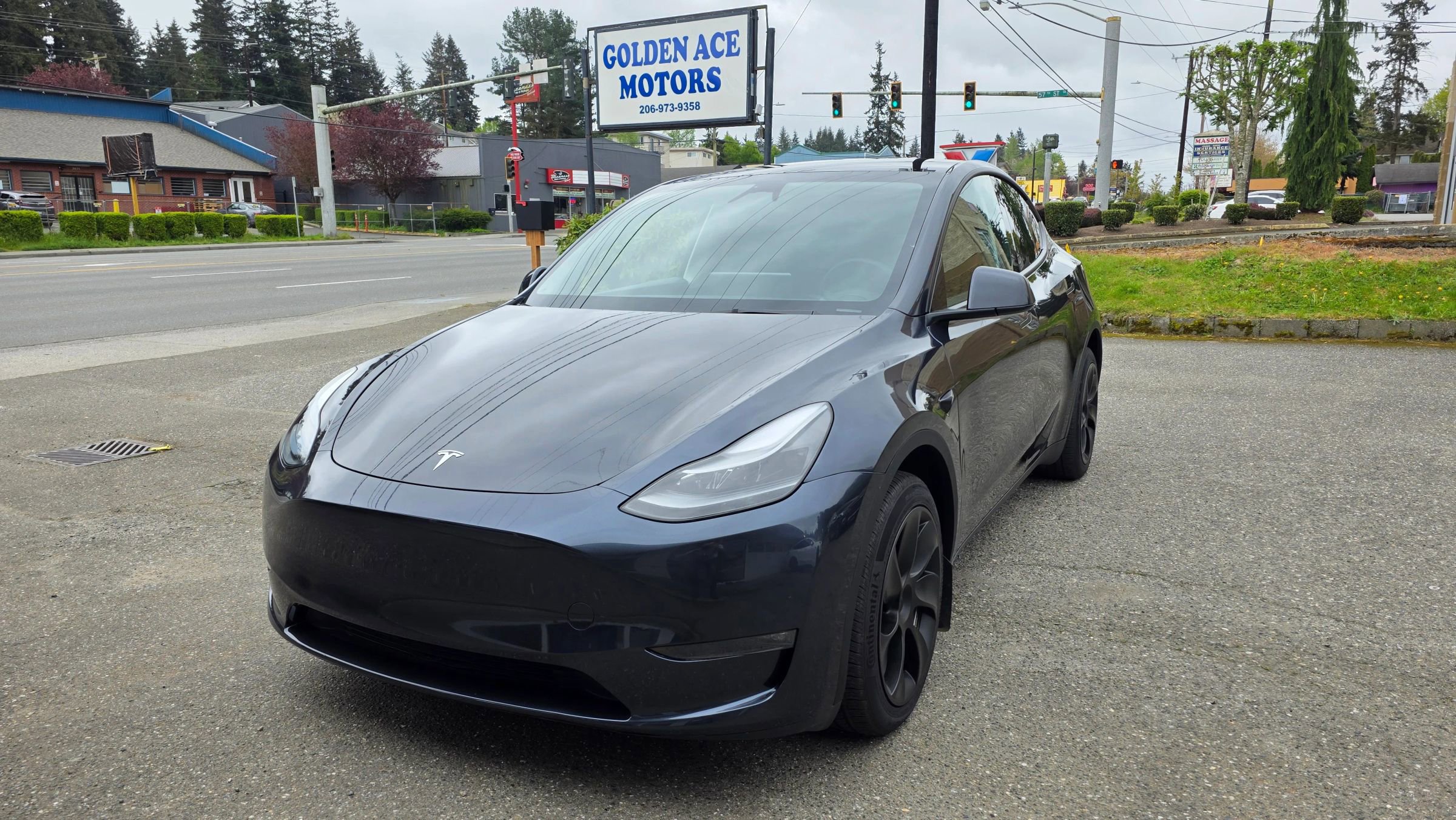Used 2024 Tesla Model Y Long Range AWD/4WD image 14
