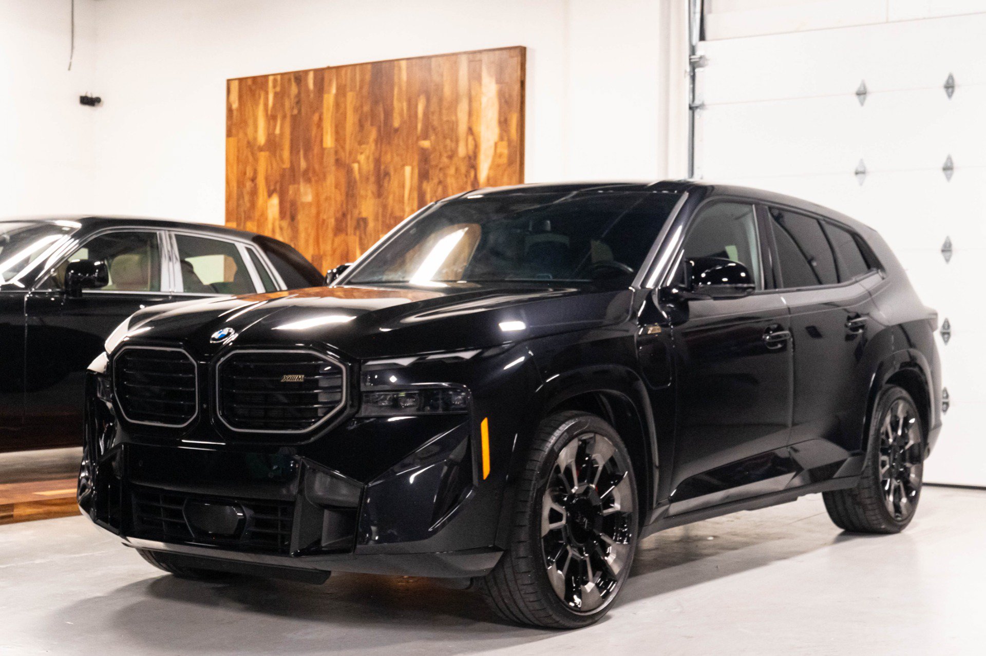 Used 2023 BMW XM w/ M Driver's Package AWD/4WD image 2