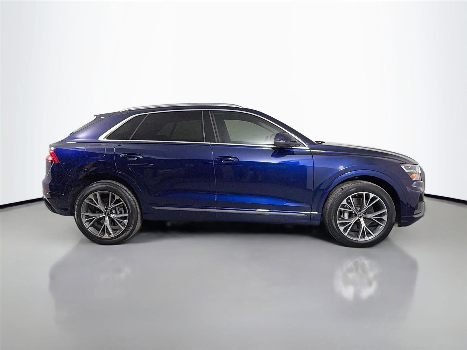 Used 2022 Audi Q8 Premium Plus AWD/4WD image 5