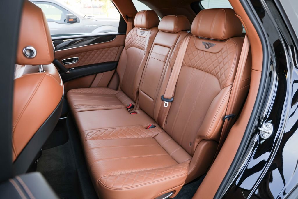 Used 2019 Bentley Bentayga AWD/4WD image 30