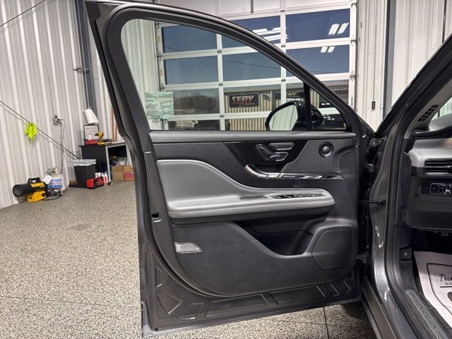 Used 2022 Lincoln Corsair Reserve w/ Luxury Package image 7