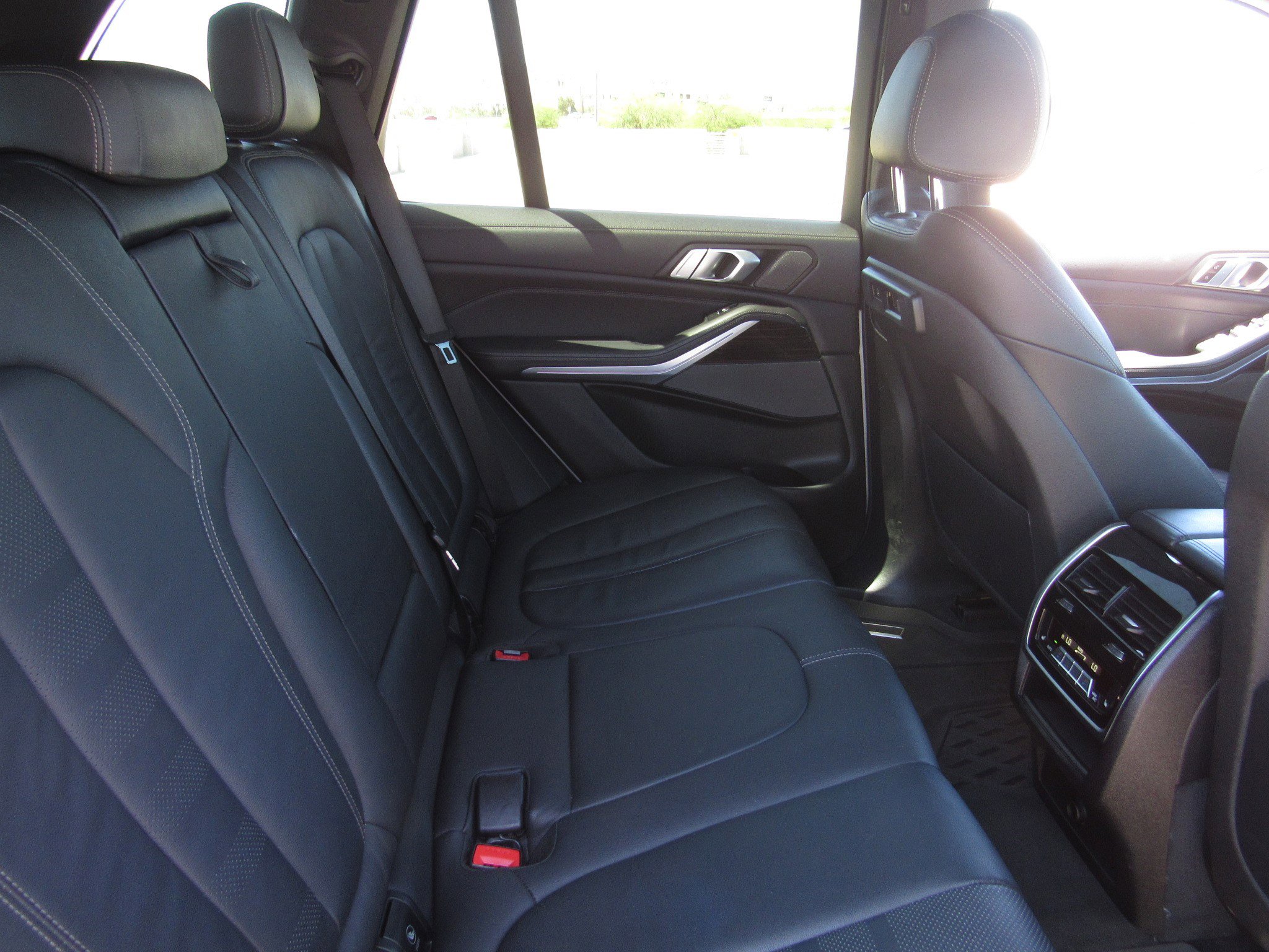 Used 2020 BMW X5 xDrive40i w/ M Sport Package image 12