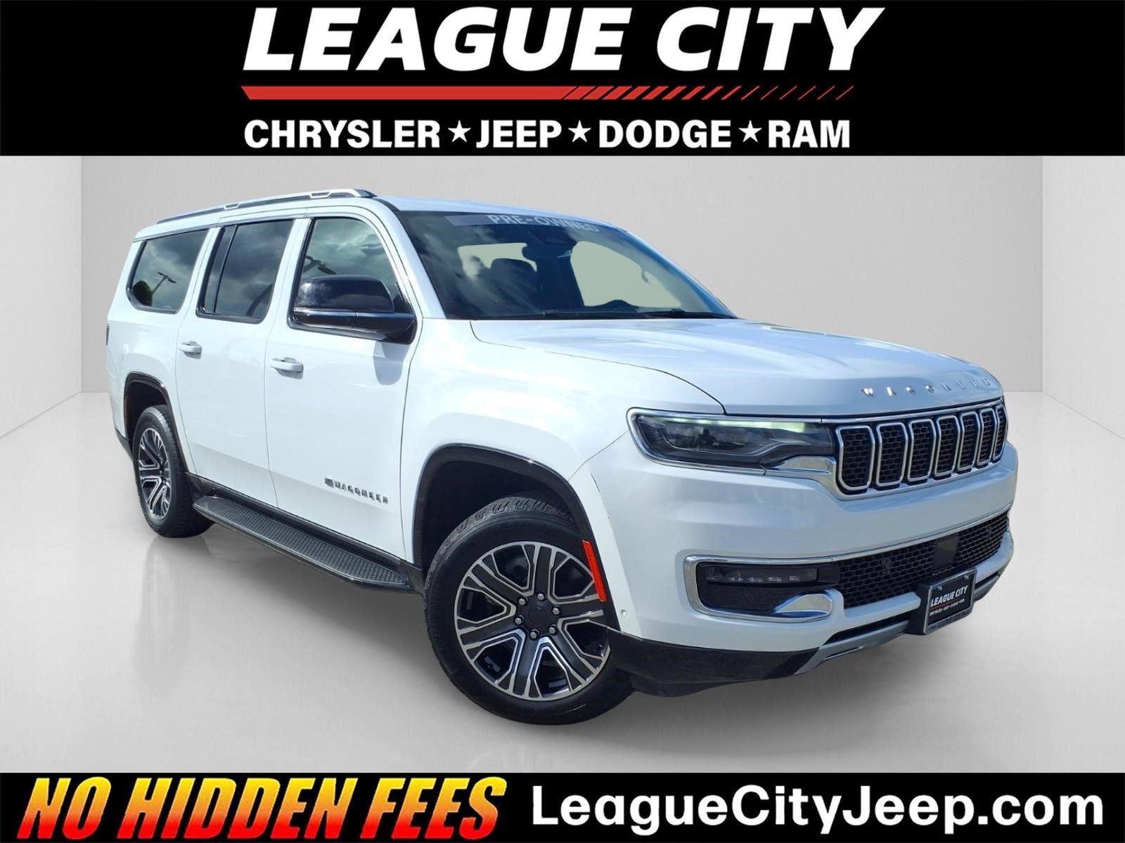 Used 2024 Jeep Wagoneer L Series II w/ Flexible Seating Group RWD image 1