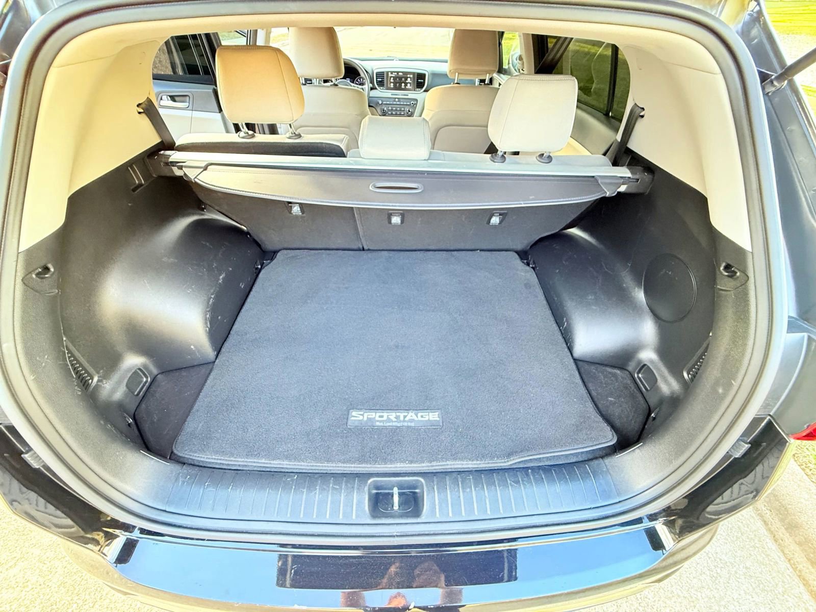 Used 2020 Kia Sportage LX image 17