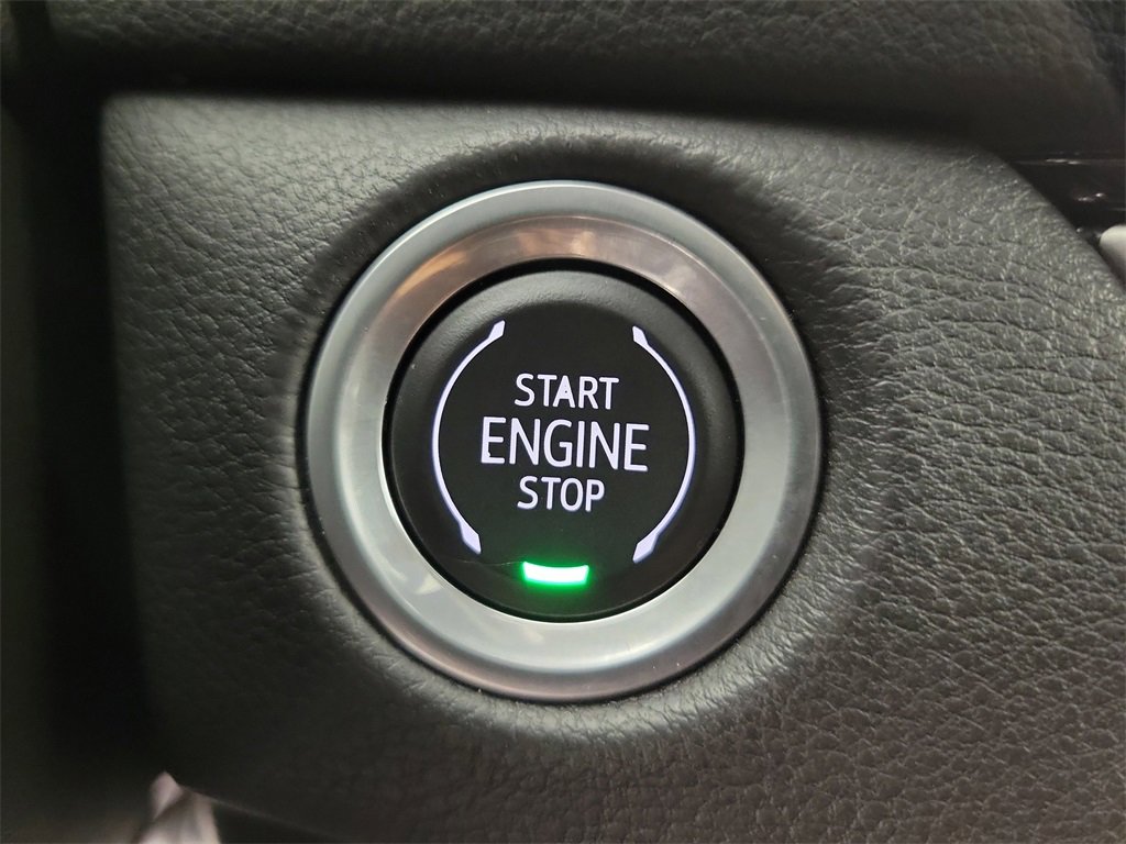 Certified 2025 Cadillac XT4 Premium Luxury image 30