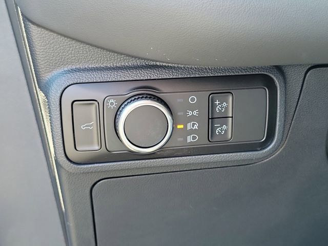 Used 2025 Ford Explorer Active RWD image 14