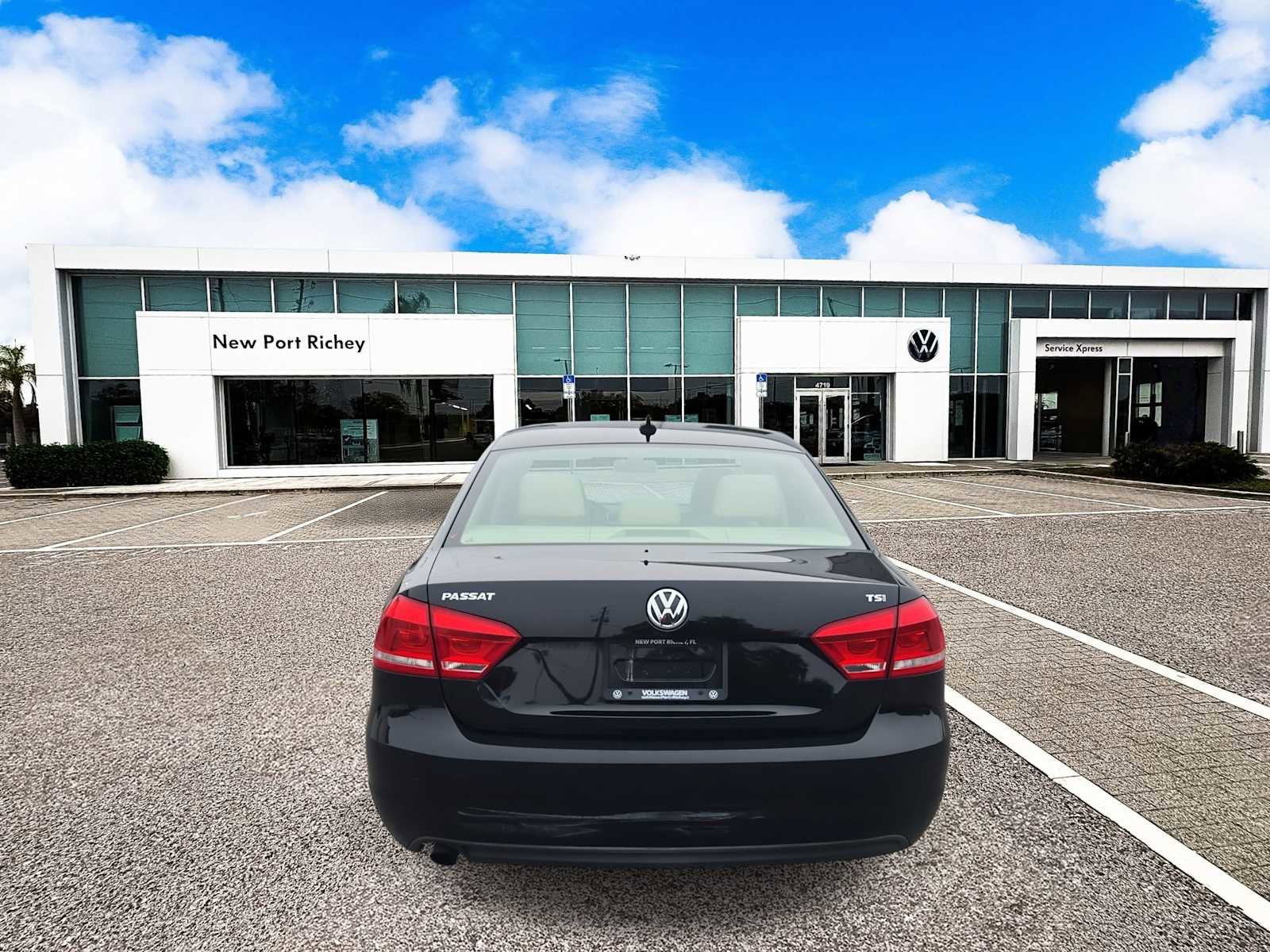 Used 2015 Volkswagen Passat 1.8T Limited Edition image 7