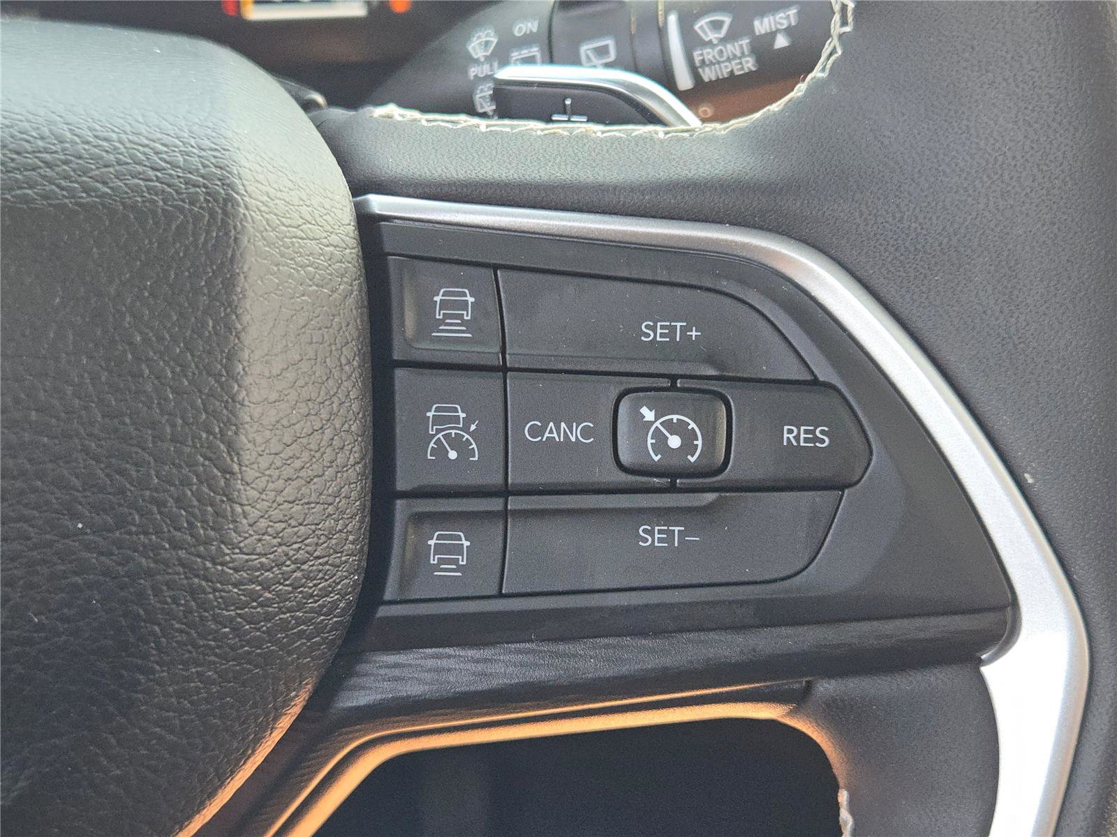 Certified 2024 Jeep Grand Cherokee Altitude image 38