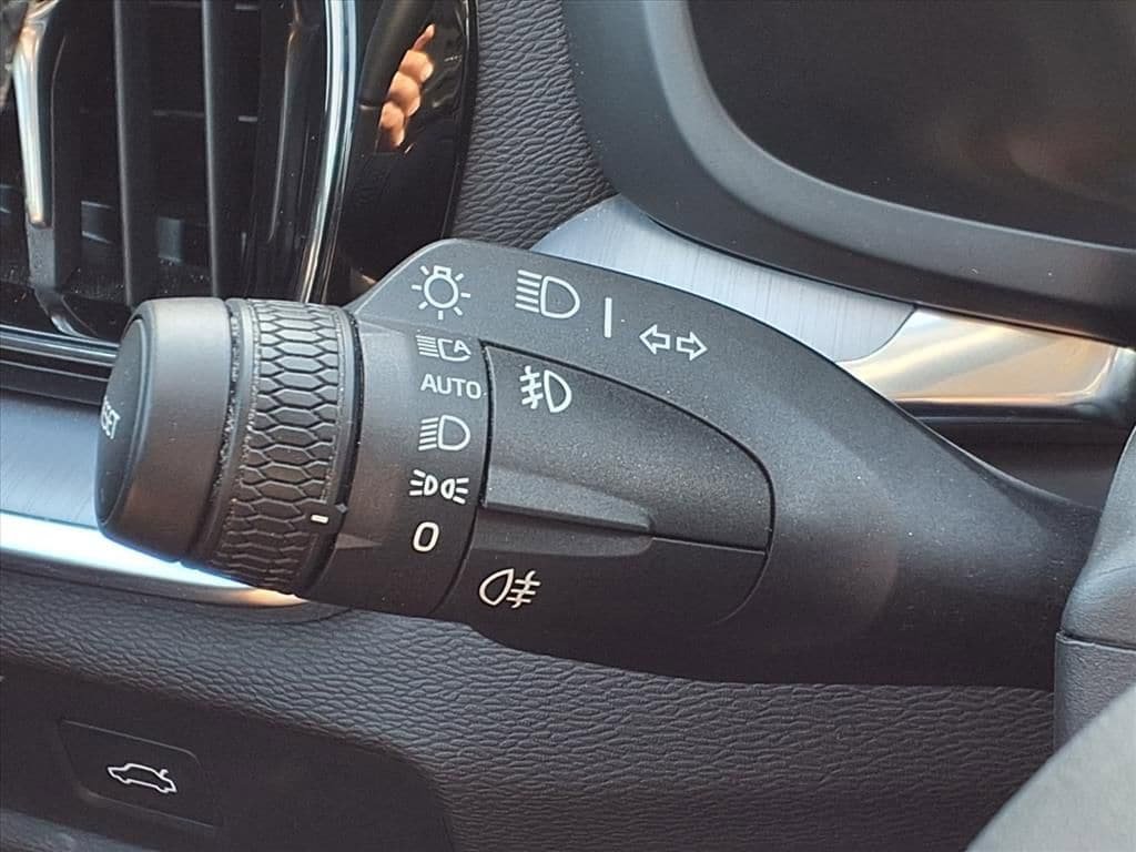 Used 2024 Volvo S60 B5 Core FWD image 18