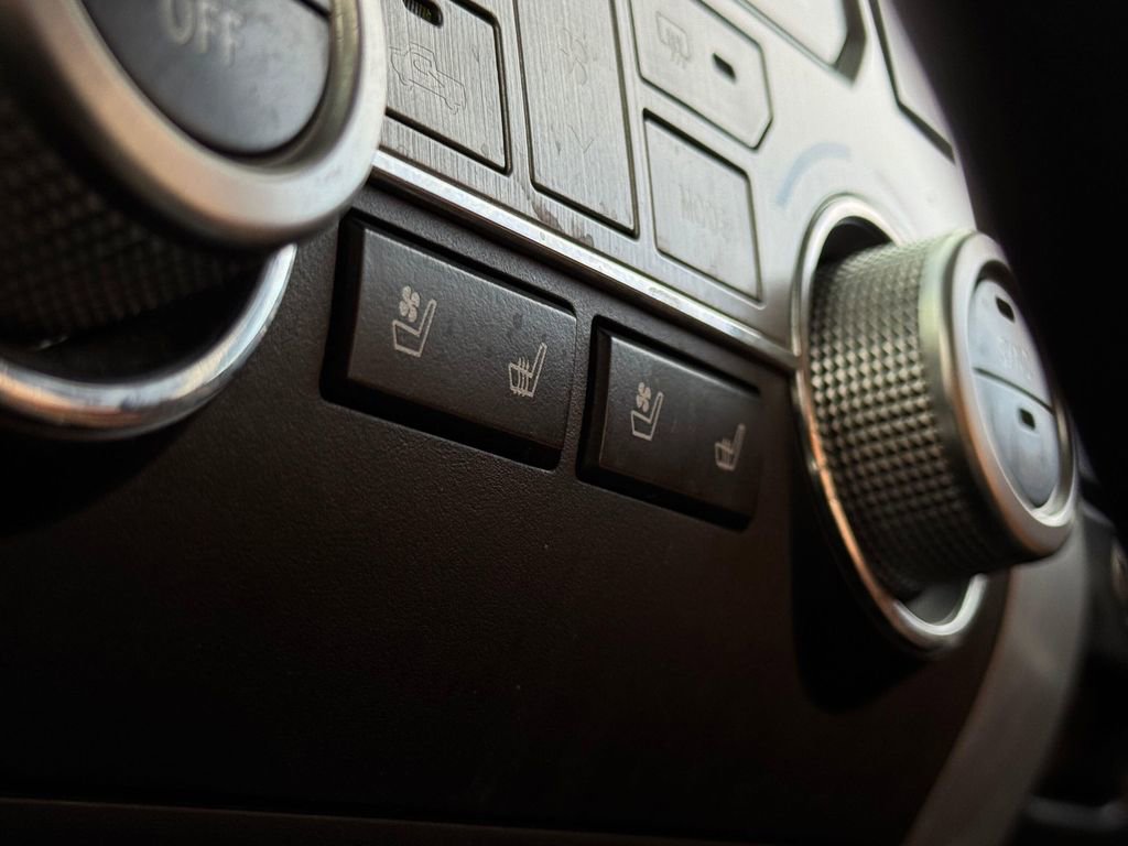 Used 2015 Toyota Tundra 1794 Edition image 38