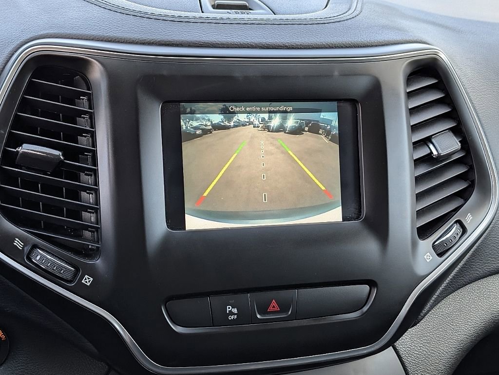 Used 2019 Jeep Cherokee Latitude Plus image 34